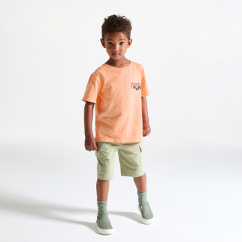 تيشيرت للأولاد برتقالي اللون بأكمام قصيرة مطبوع عليه كلمات